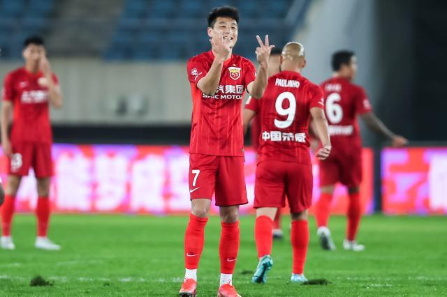 开云体育-【中超】武巴连线X3刘柏杨2球 海港7比0狂胜梅州