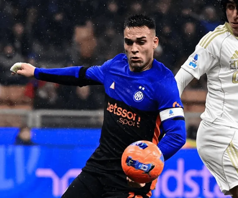 开云体育-劳塔罗本场打进1球，2关键传球2过人1拦截，对抗17胜8