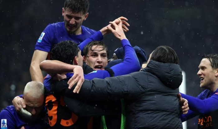 kaiyun 官网-让二追六！国米本赛季首场逆转，齐沃临场调整提升但问题仍没解决|国际米兰|比萨|迪马尔科|蓝黑军团|ac米兰_新浪新闻